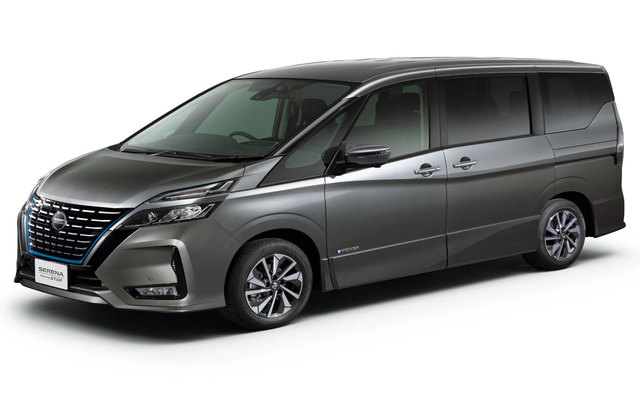 『セレナ』のブレーキパッドの交換費用