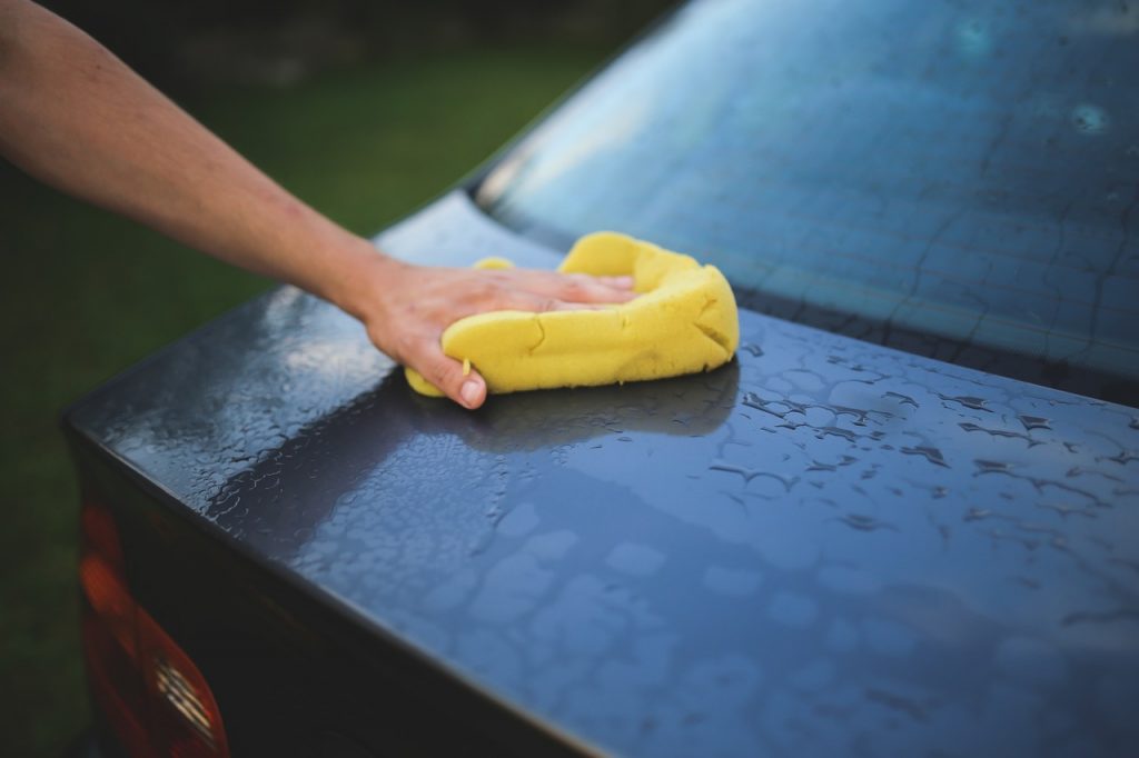 車の水垢の落とし方は プロが教える3つの洗車ポイント アイテム9選