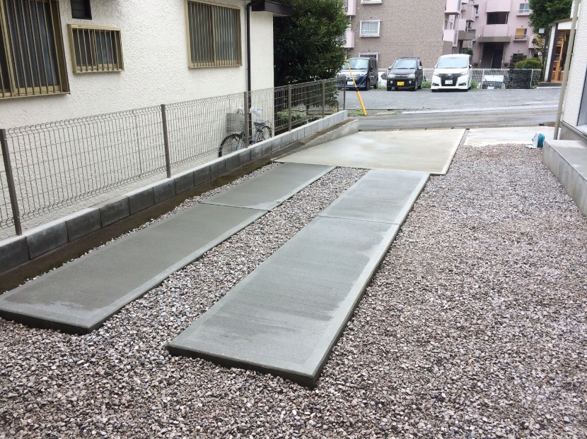 駐車場が砂利のデメリットは 石の飛散防止対策をご紹介