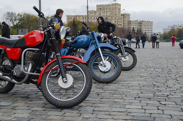 駐車場にバイクは止めてもいいの 実際のルールとは